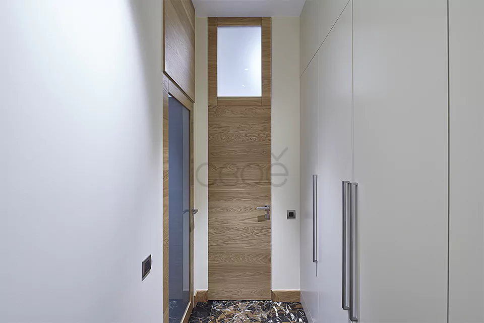 Двери для уютного интерьера. Проект с ванной и гардеробной