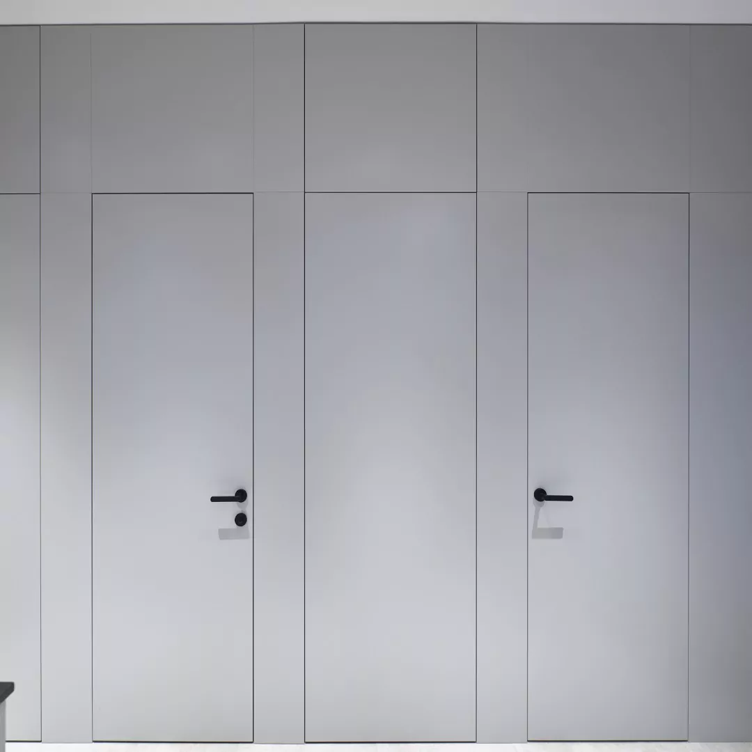 Белые межкомнатные двери для современных интерьеров